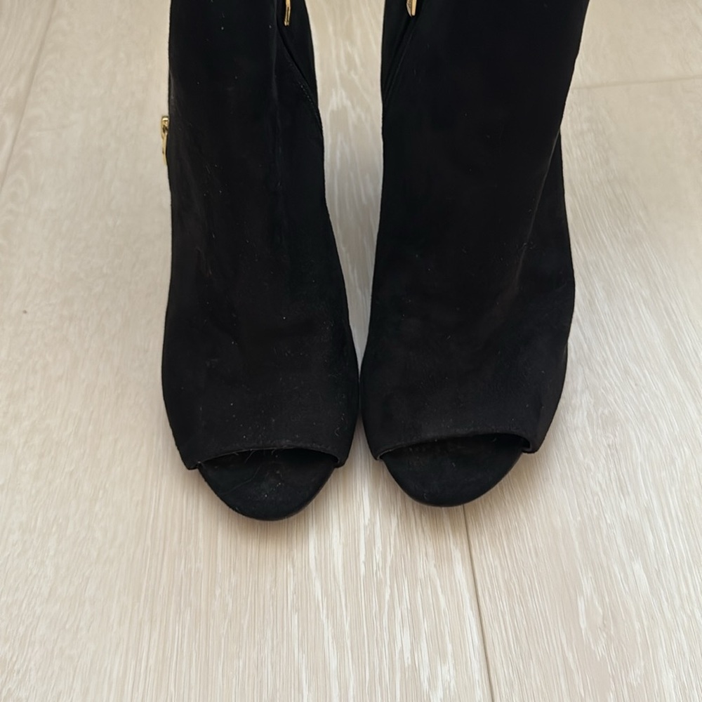 Liz Claiborne Black Peep-Toe Ankle Boots with High Heel - Picture 8 of 8
